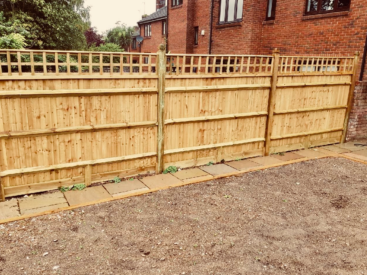 Close board fencing with acorn tops - supplied and installed in Croydon by South London Fencing